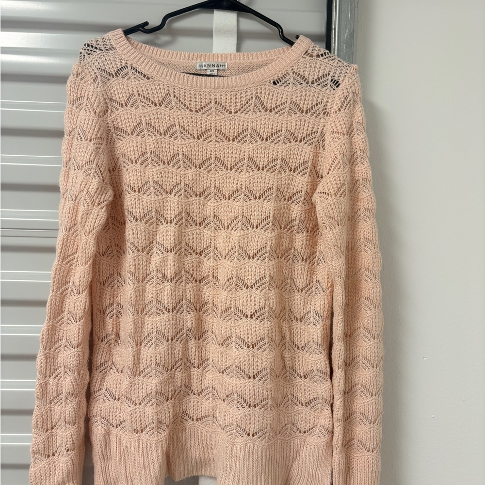 Hannah women’s Light Pink Crew Neck Sweater Size M